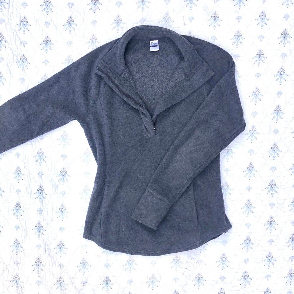 OLD NAVY active women’s grey sweater size small
